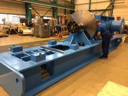 Synchronization of conveyor drive motors - FITCO